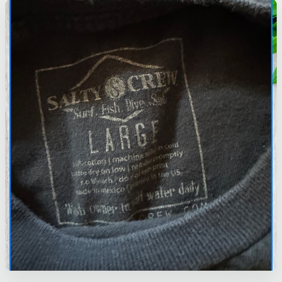 Salty Crew Tshirt - Picture 4 of 4